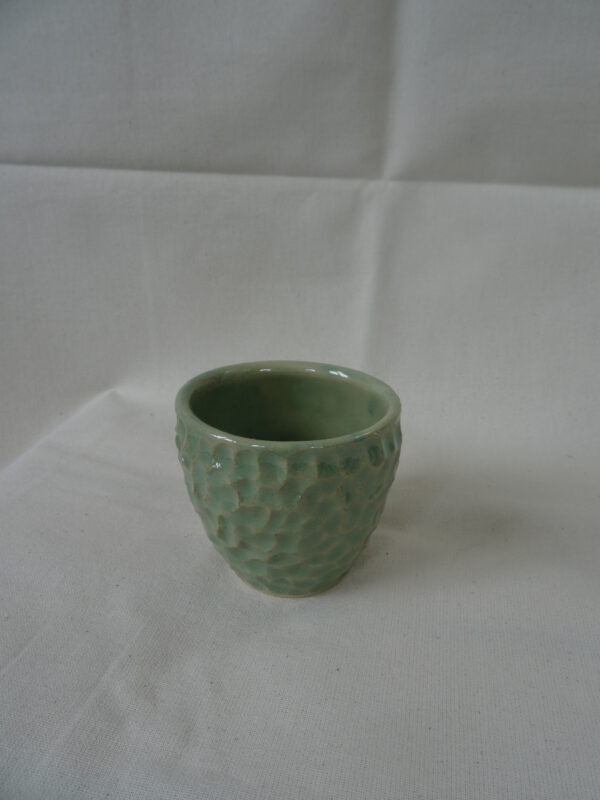 Koffie kopje groen gecarved zonder oor