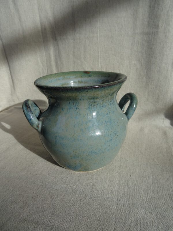 “Keulse” pot in floating blue