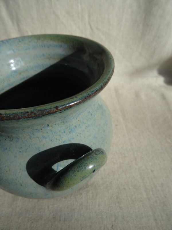 “Keulse” pot in floating blue