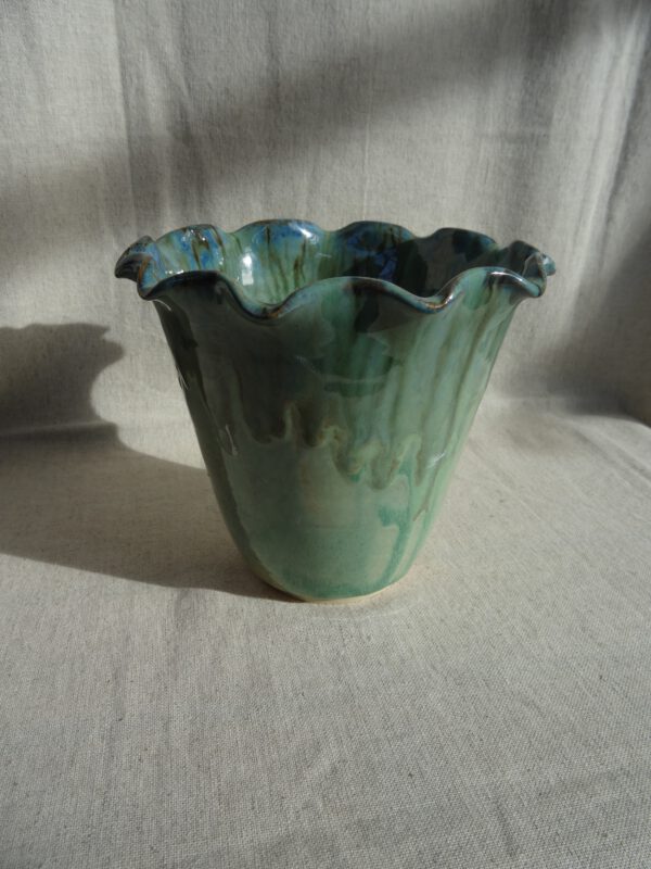 Vaas met karakteristieke rafelrand