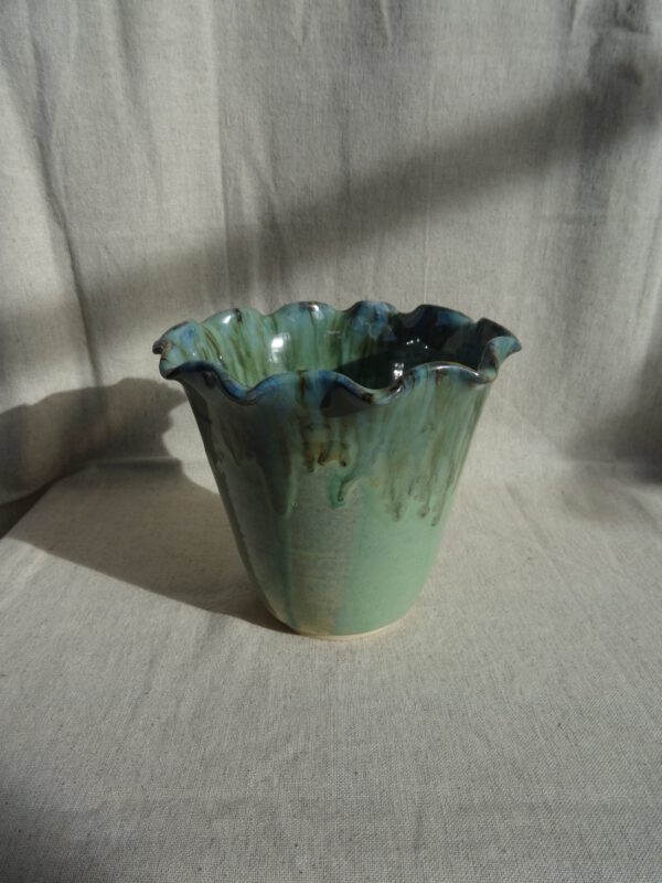 Vaas met karakteristieke rafelrand