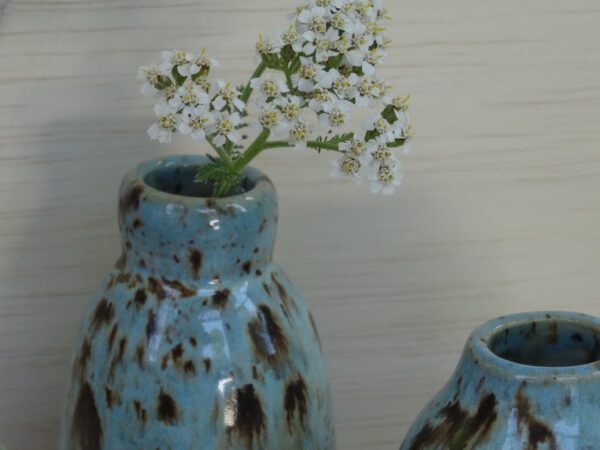 Handgemaakt mini vaasje van steengoed